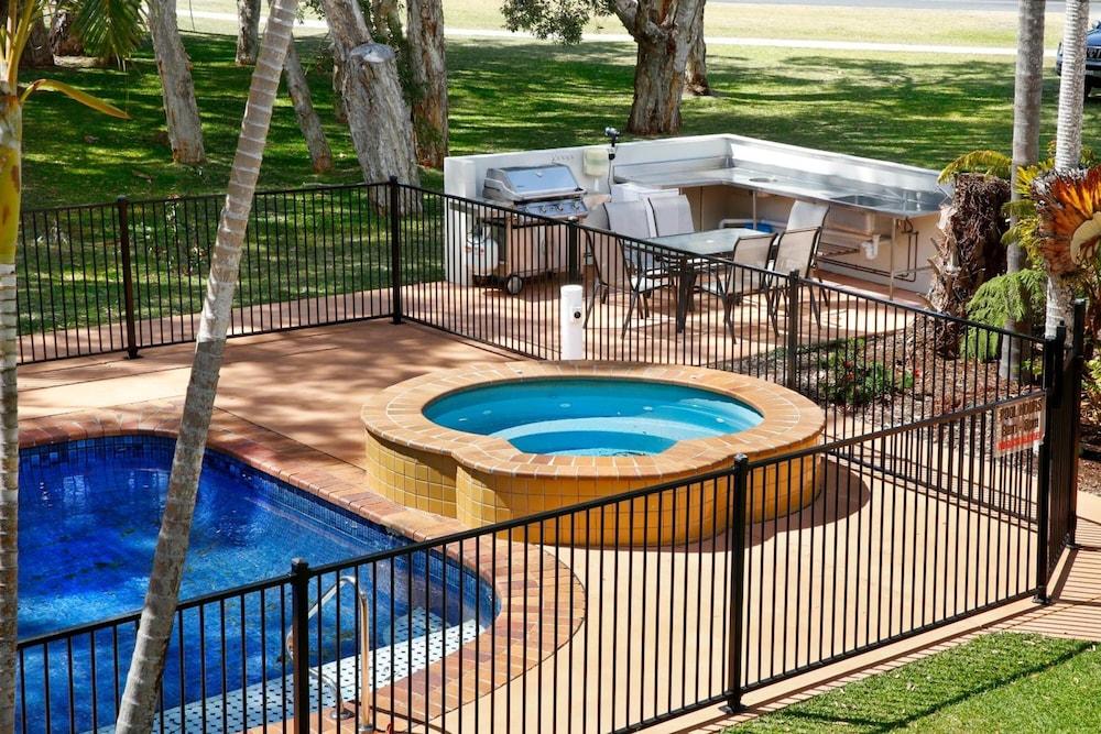 Aston Motel Yamba Kültér fotó